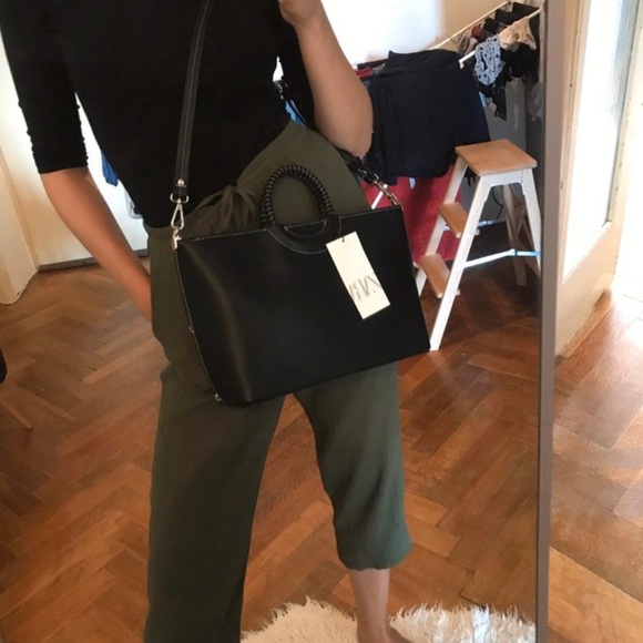 NWT Zara Round Handle Tote Contrast Stitch Crossbody Black - Picture 2 of 2